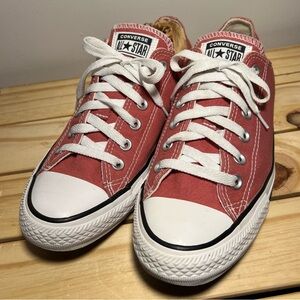 EUC Pink Converse All Stars, Chuck Taylor Low Cut, Women’s Size 9.5, Ox Red